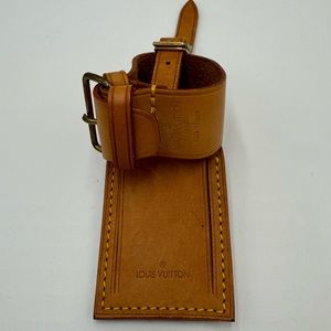 🚨SOLD🚨Authentic Louis Vuitton Luggage Tag